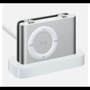 Apple iPod shuffle 2nd Generation Silver (1 GB) ~ Full Box W/Charger, Earphones.